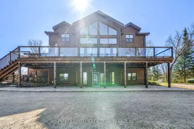 Detached in Perry