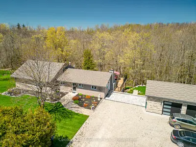 Detached in Blue Mountains