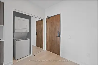 Condo Apartment in Hamilton