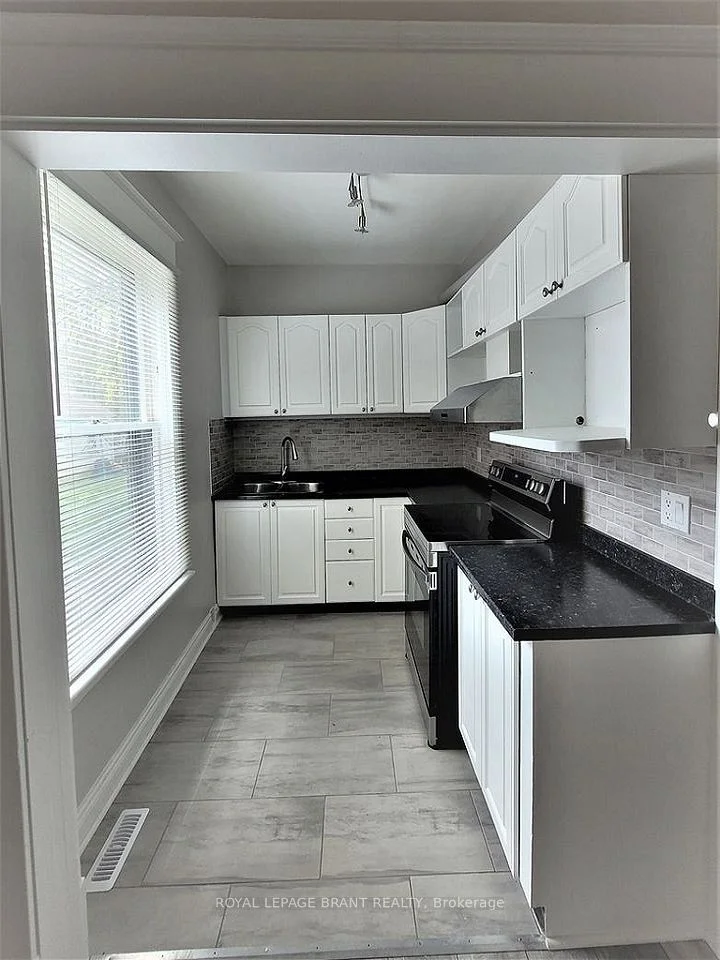167 Erie Avenue LOWER, Brantford, ON N3S 2N6