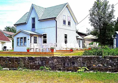 Detached in Northern Bruce Peninsula