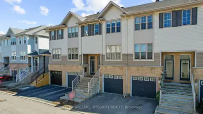 Att/Row/Townhouse in Orleans - Convent Glen and Area