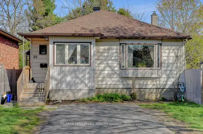 Detached in Meadowlands - Crestview and Area