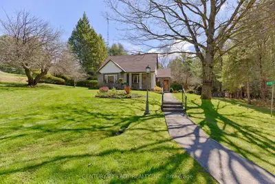 Detached in Bonnechere Valley