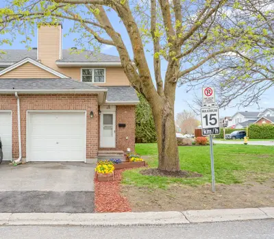 Condo Townhouse in Barrhaven