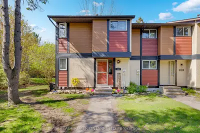 Condo Townhouse in Kanata