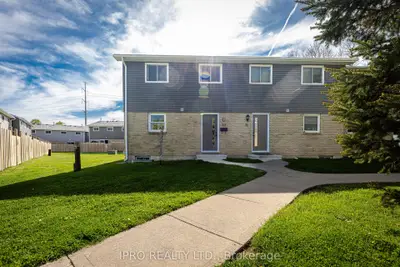 Condo Townhouse in London East