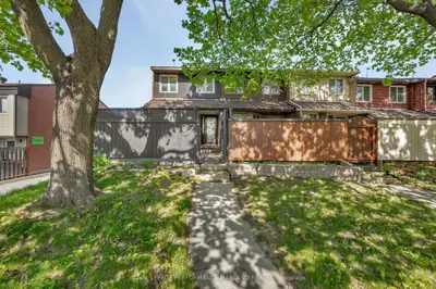 Att/Row/Townhouse in West Centre Town