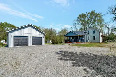 Detached in Marmora and Lake