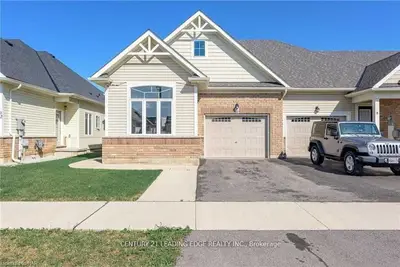 Att/Row/Townhouse in St. Catharines