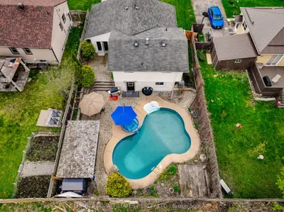 Detached in Brockville