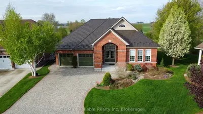 Detached in Huron East