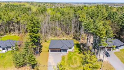 Detached in McNab/Braeside