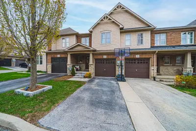 Att/Row/Townhouse in Hamilton