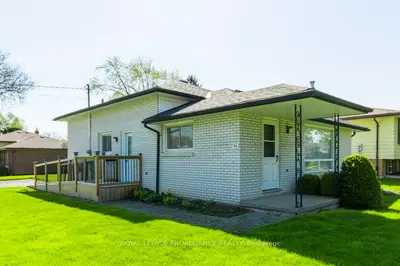 Detached in Belleville