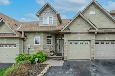 Condo Townhouse in Kawartha Lakes