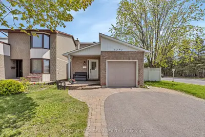 Detached in Cyrville - Carson Grove - Pineview