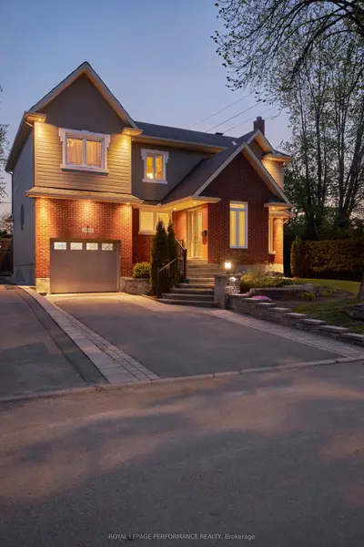 Detached in Elmvale Acres and Area