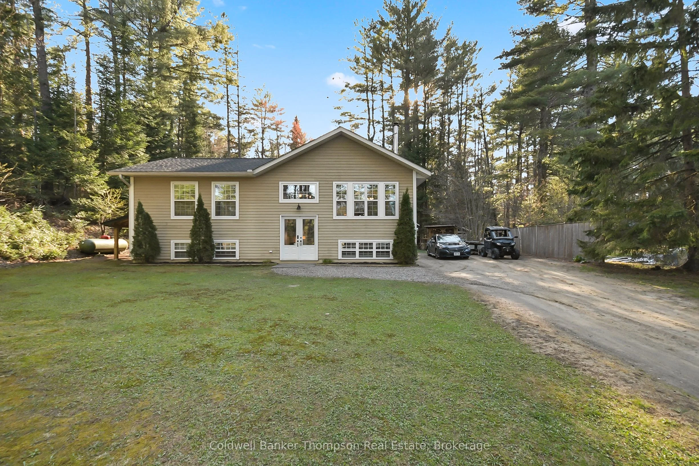 1041 Springdale Park Road, Bracebridge, ON P1L 1W9
