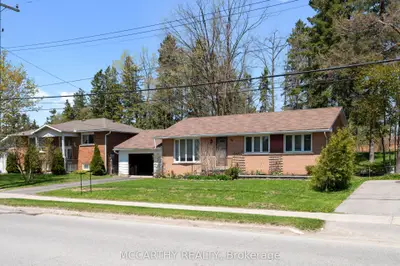 Detached in Shelburne