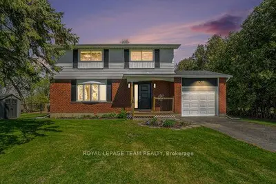Detached in Fallowfield Rd South of Ottawa