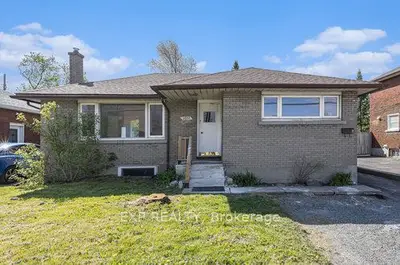 Detached in Carlington - Central Park
