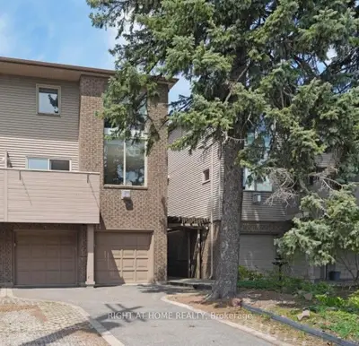 Att/Row/Townhouse in Glebe - Ottawa East and Area