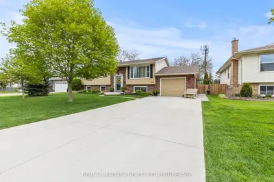 Detached in Niagara Falls