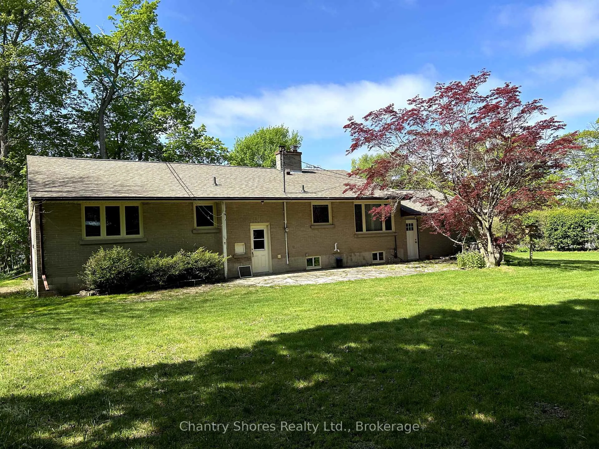 647 Eugenie Street E, Saugeen Shores, ON N0H 2C4