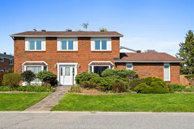 Detached in Country Place - Pineglen - Crestview and Area
