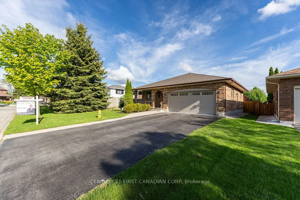 27 GOLFVIEW Crescent, London South, ON N6C 5N2