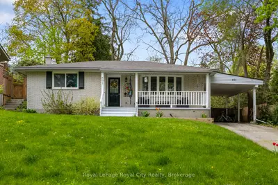 Detached in Centre Wellington