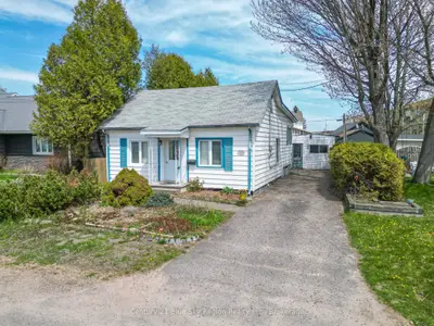 Detached in North Bay
