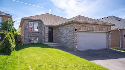 Detached in Brantford