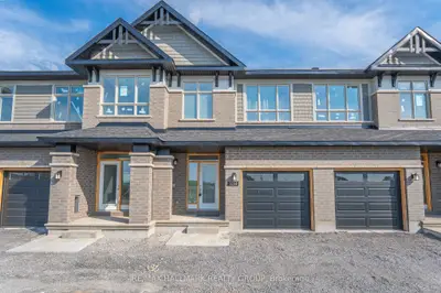 Att/Row/Townhouse in Kanata