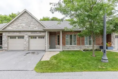 Condo Townhouse in Selwyn