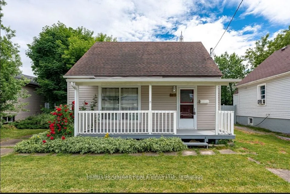 5232 Stamford Street, Niagara Falls, ON L2E 1M9