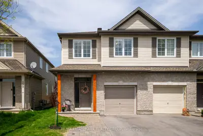 Semi-Detached in Stittsville - Munster - Richmond