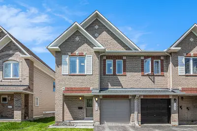 Att/Row/Townhouse in Orleans - Cumberland and Area