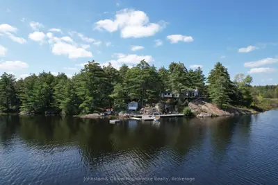 Detached in Gravenhurst