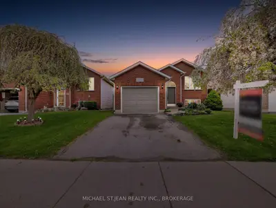 Detached in Brantford