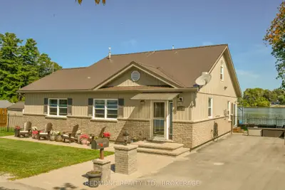 Detached in Gananoque