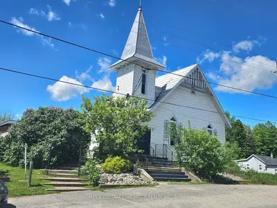 Detached in Lanark Highlands