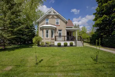 Detached in Huron East