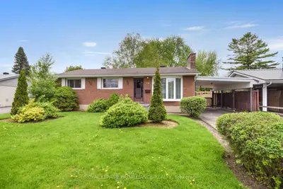 Detached in Brockville