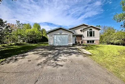 Detached in South Stormont