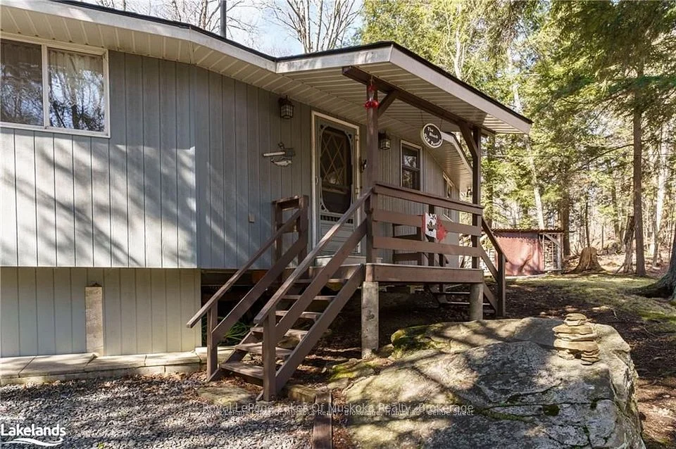 32 MAPLE LEAF Drive, Huntsville, ON P1H 2J2