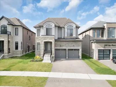 Detached in Woodstock