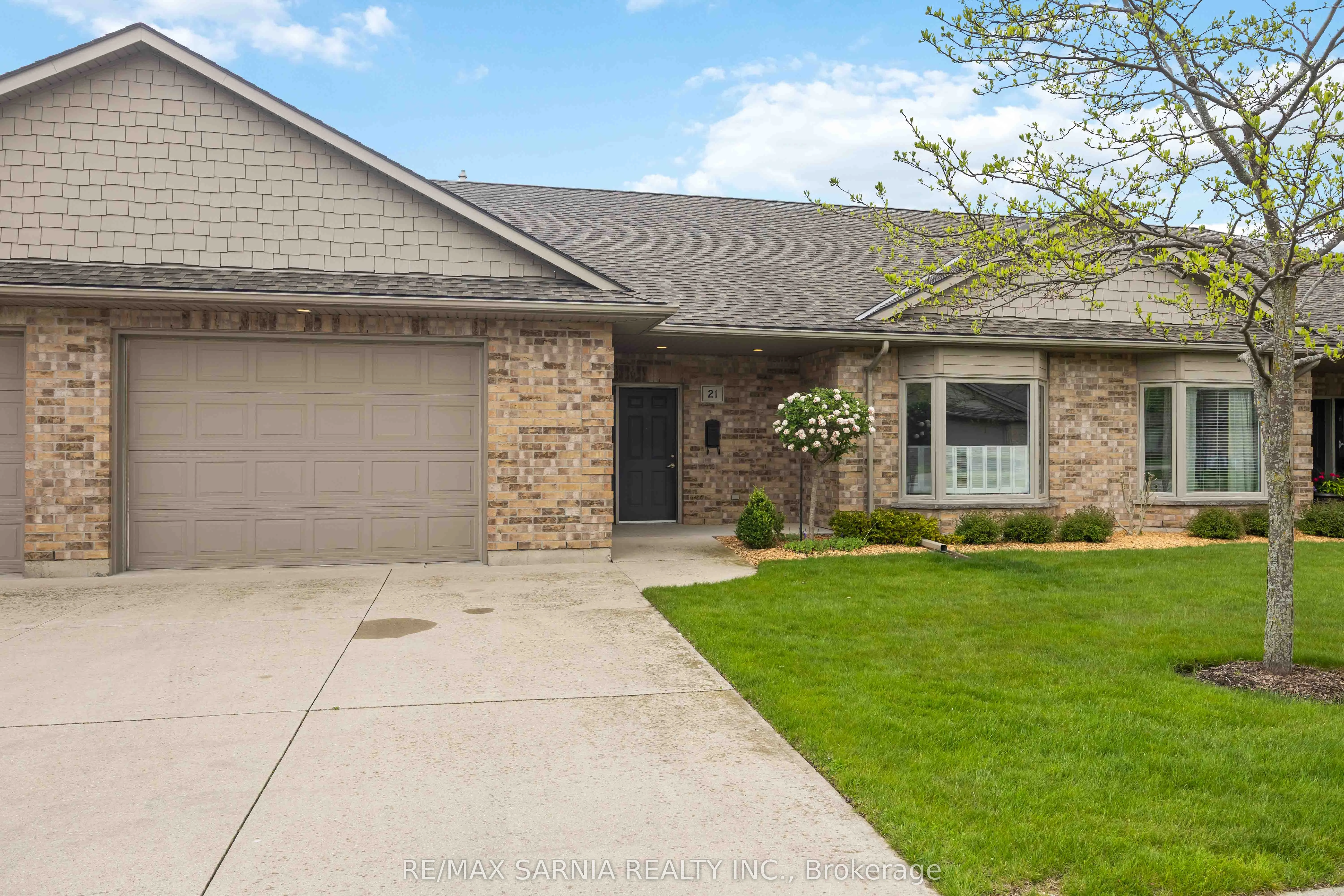 5969 TOWNSEND Line 21, Lambton Shores, ON N0N 1J0
