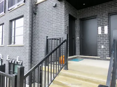 Condo Townhouse in London South